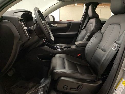 Used 2025 Volvo XC40 B5 Plus AWD/4WD image 20