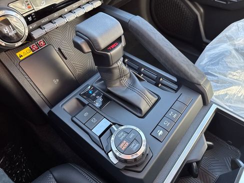 New 2025 Toyota Tacoma TRD Off-Road AWD/4WD image 25