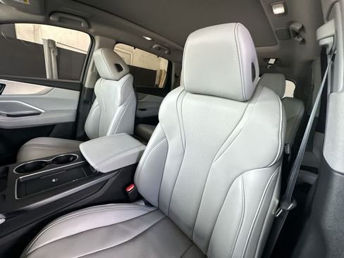 Used 2025 Acura MDX FWD w/ Technology Package image 13