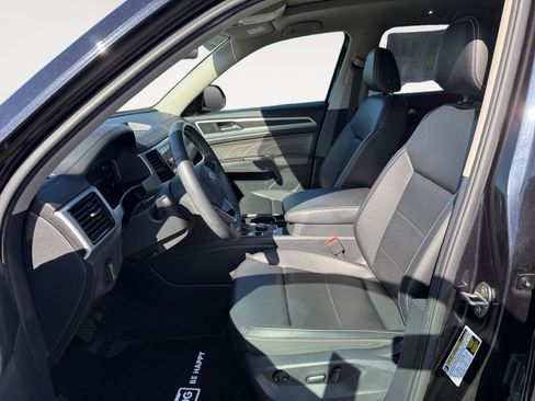 Certified 2023 Volkswagen Atlas SE w/ Panoramic Sunroof Package AWD/4WD image 10