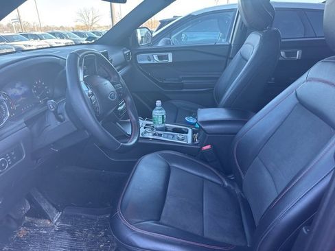 Used 2023 Ford Explorer ST-Line w/ Class IV Trailer Tow Package image 3