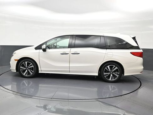 Used 2018 Honda Odyssey Elite image 2