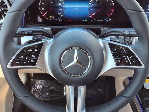 New 2026 Mercedes-Benz GLB 250 image 8