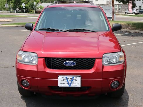 Used 2005 Ford Escape Limited AWD/4WD image 12