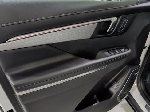 Certified 2025 Buick Enclave Preferred image 13