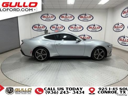 Used 2025 Ford Mustang Coupe RWD image 9