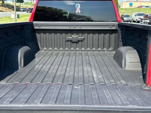 Used 2022 Chevrolet Silverado 1500 LT w/ Protection Package AWD/4WD image 13