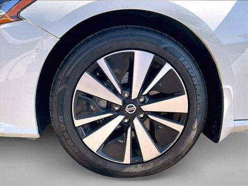 Used 2021 Nissan Altima 2.5 SV FWD image 10