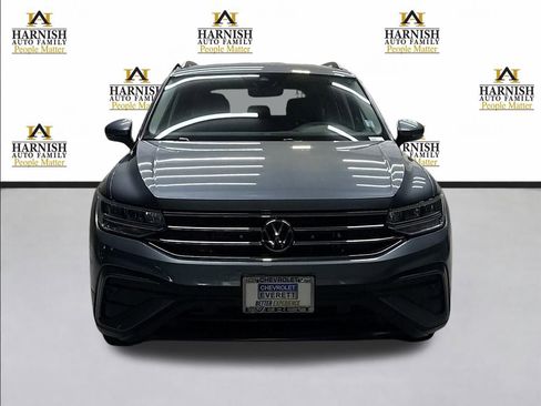 Used 2022 Volkswagen Tiguan S image 2