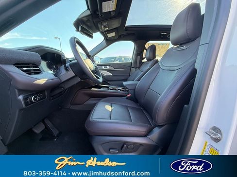 New 2026 Ford Explorer Platinum image 18