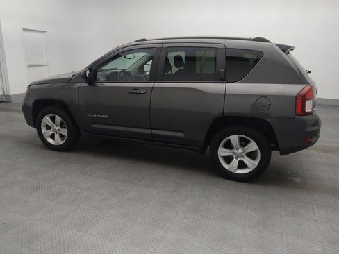 Used 2016 Jeep Compass Latitude image 3