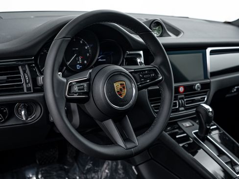 Certified 2026 Porsche Macan AWD/4WD image 14