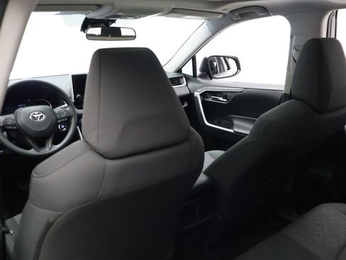 Certified 2025 Toyota RAV4 XLE w/ Convenience Package FWD image 20