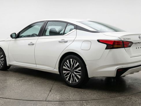 Used 2025 Nissan Altima 2.5 SV image 6
