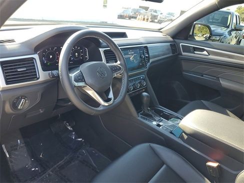 Used 2023 Volkswagen Atlas Cross Sport SE image 10