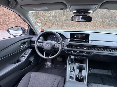 Used 2025 Honda Accord SE image 35