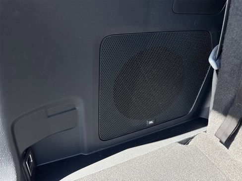 Used 2023 Toyota Highlander Limited image 34