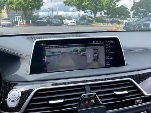 Used 2022 BMW 740i w/ M Sport Package RWD image 21