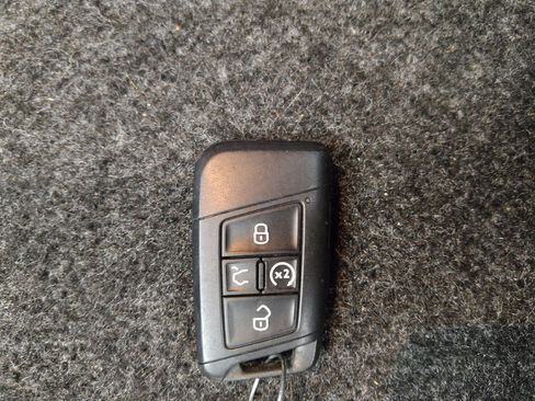Used 2019 Volkswagen Jetta SE w/ Cold Weather Package FWD image 32
