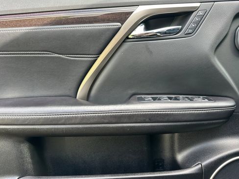 Used 2017 Lexus RX 450h AWD image 12