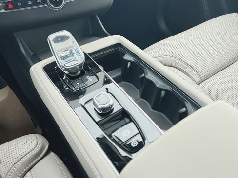 New 2026 Volvo XC90 T8 Ultra w/ Protection Package image 22