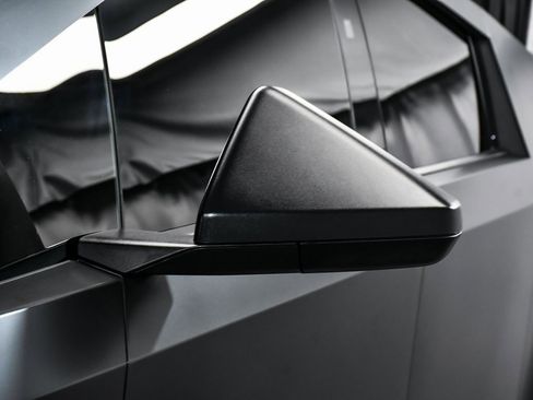 Used 2024 Tesla Cybertruck AWD Crew Cab image 74