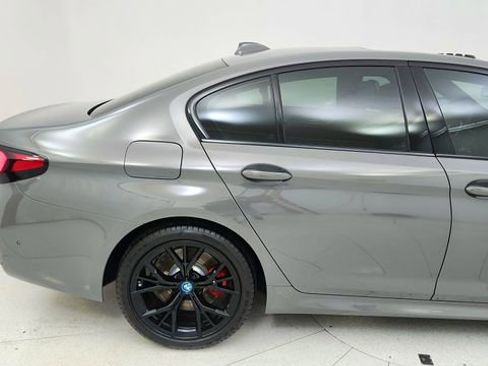 Used 2022 BMW 530e xDrive w/ Executive Package image 7