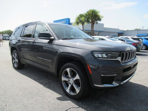 Used 2023 Jeep Grand Cherokee L Limited w/ Luxury Tech Group II RWD image 4