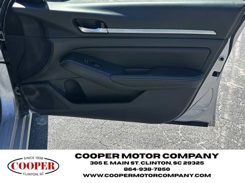 Used 2022 Nissan Altima 2.5 SV FWD image 14