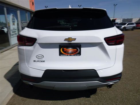 Used 2025 Chevrolet Blazer LT AWD/4WD image 19