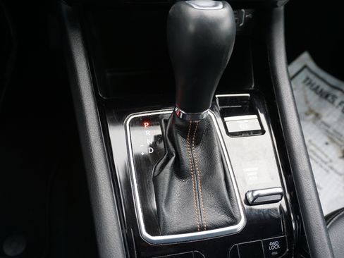 Used 2022 Jeep Compass Limited image 10