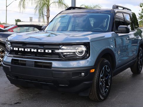 Used 2024 Ford Bronco Sport Outer Banks w/ Tech Package image 2
