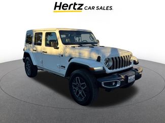 Used 2025 Jeep Wrangler Sahara video 1