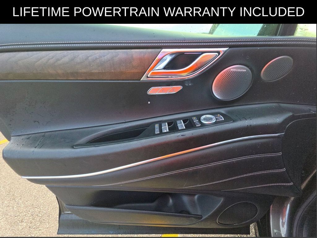 Used 2025 Genesis GV80 2.5T Prestige AWD/4WD image 11