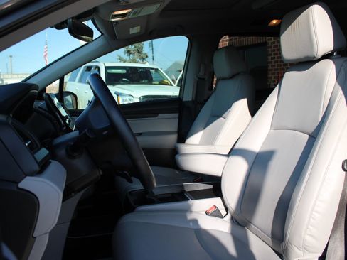 Used 2019 Honda Odyssey EX-L image 12