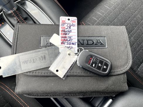 Used 2023 Honda HR-V Sport image 21