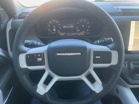 Used 2025 Land Rover Defender 110 S image 10