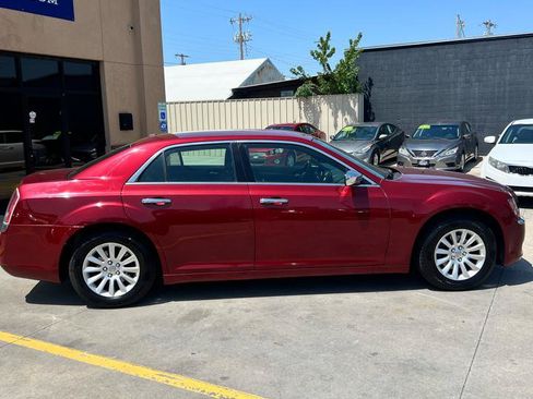 Used 2011 Chrysler 300 Limited RWD image 11