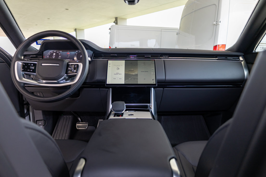 Used 2026 Land Rover Range Rover SE AWD/4WD image 15
