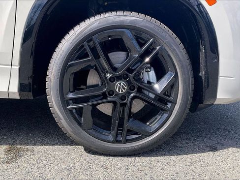 New 2026 Volkswagen Tiguan SE R-Line AWD/4WD image 6