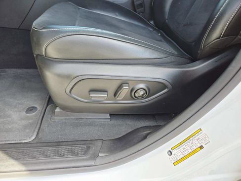 Used 2024 Jeep Grand Cherokee Altitude image 38