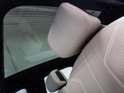 Used 2023 BMW 740i RWD image 7