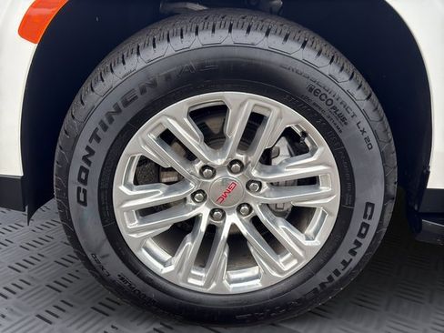 Used 2024 GMC Yukon XL SLT w/ SLT Luxury Package image 29