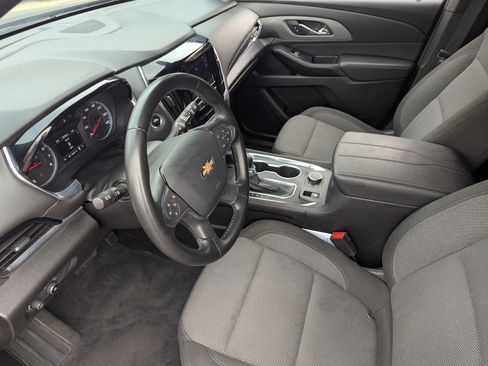 Used 2023 Chevrolet Traverse LT image 20