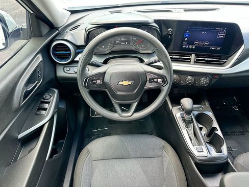 Certified 2024 Chevrolet Trax LS w/ LS Convenience Package FWD image 20