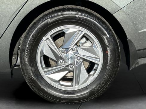 Certified 2026 Hyundai Elantra SE FWD image 27