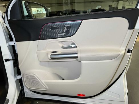 Certified 2025 Mercedes-Benz GLA 250 GLA 250 image 10