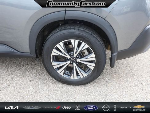 Used 2023 Nissan Rogue SV w/ SV Premium Package image 5