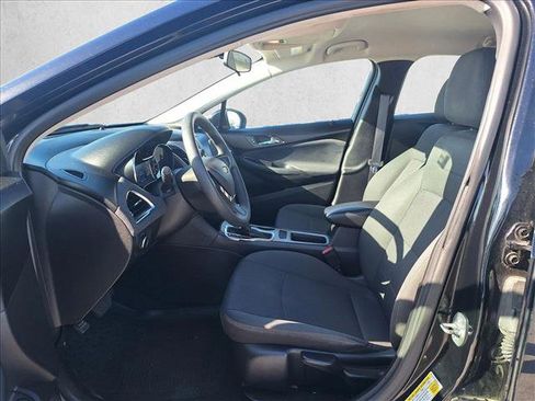 Used 2017 Chevrolet Cruze LS image 10
