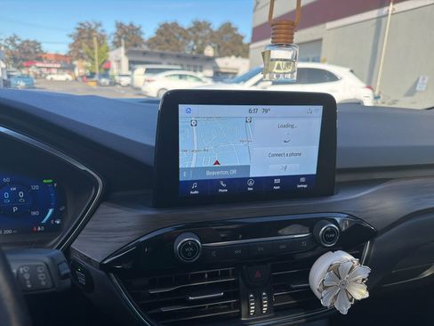 Used 2020 Ford Escape Titanium AWD/4WD image 8